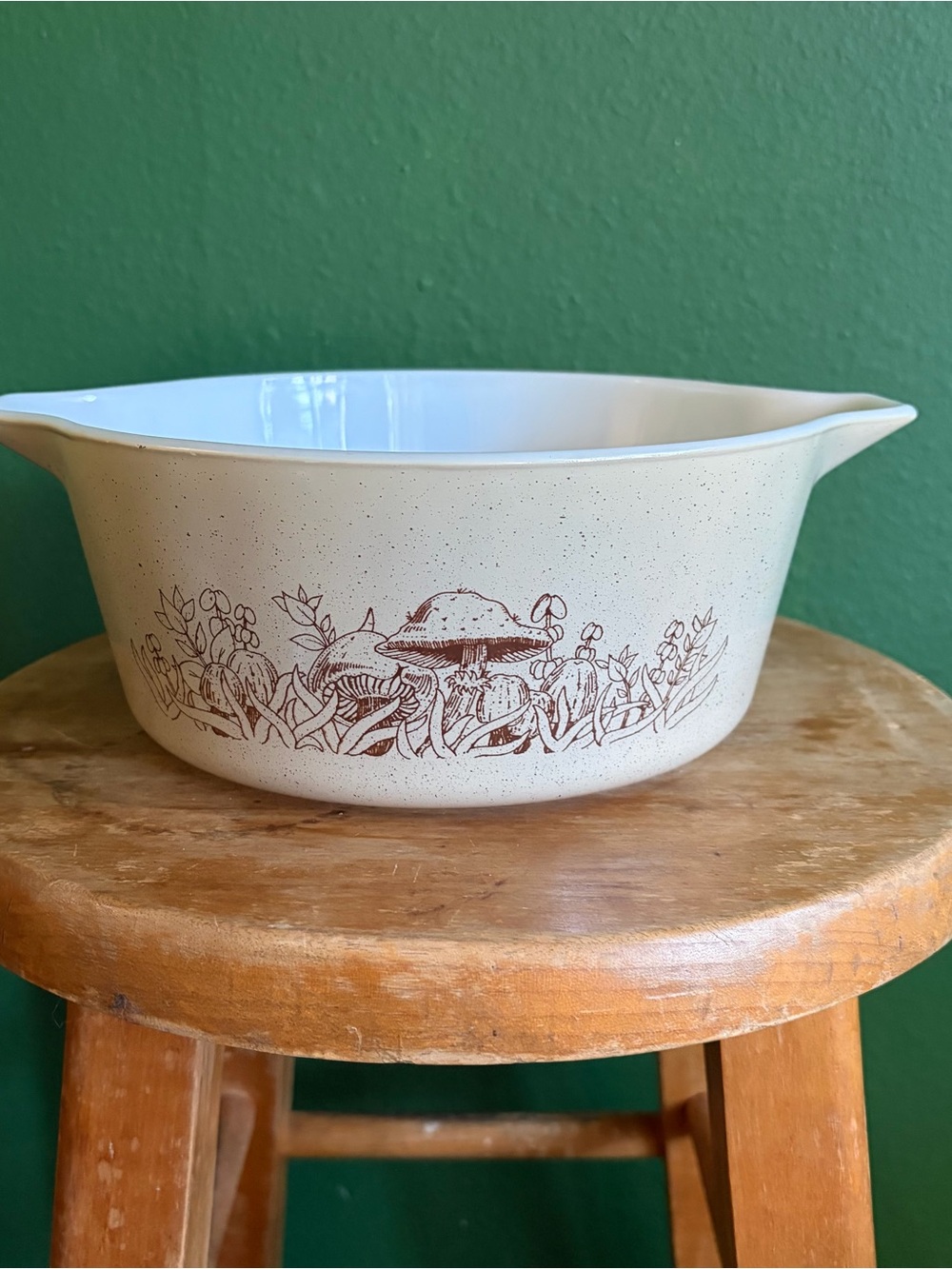 Vintage Pyrex Round Casserole in "Forest Fancies" Pattern size 2.5 liters